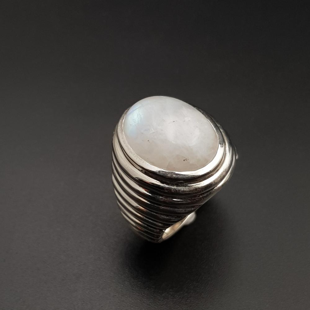 خاتم بحجر القمر طبيعي فضة عيار 925