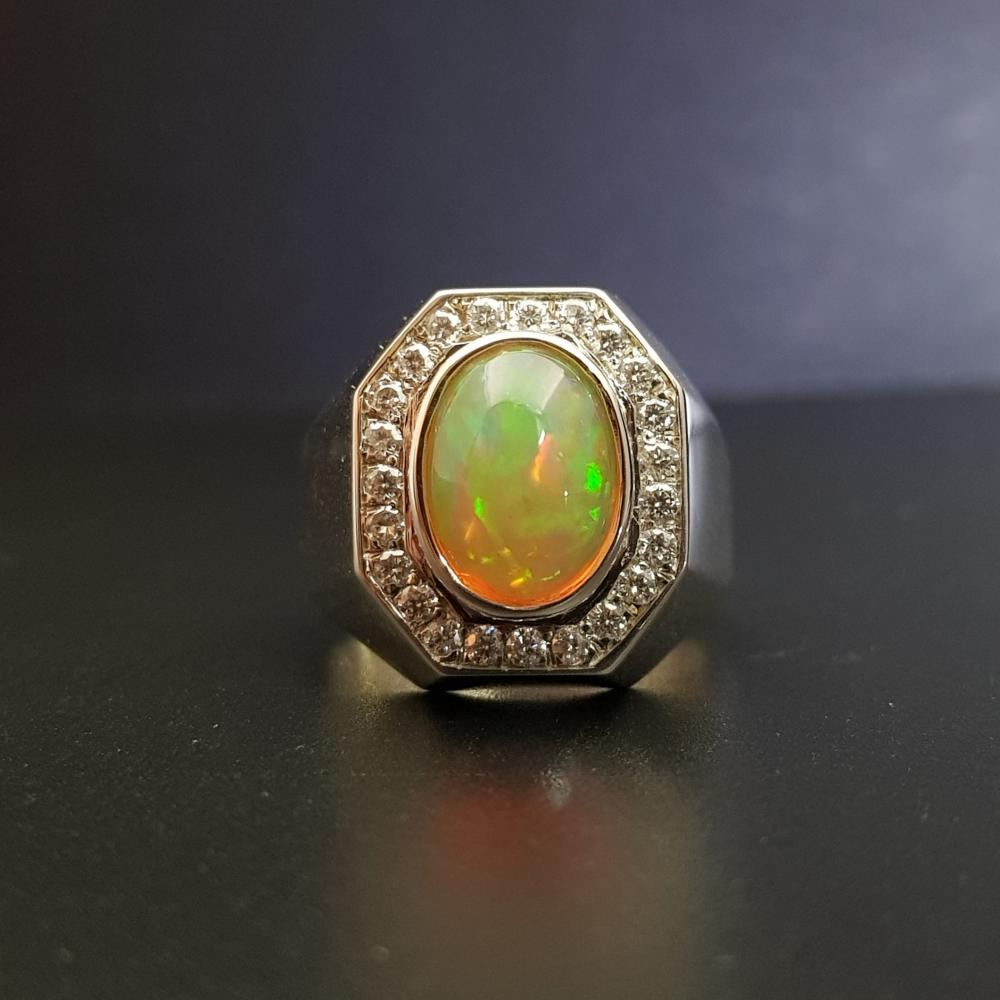 خاتم بحجر الأوبال الطبيعي مع أحجار الموزنايت الشبية للألماس فضة 925