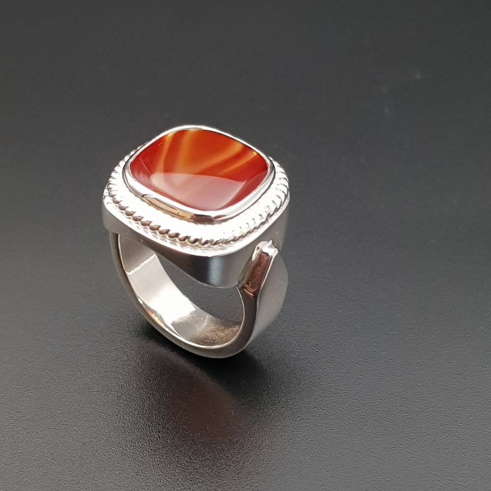 c2142fae-bf56-4640-af65-6bb029c76672-1000x1000-Mg7F7GChS9B44QVrB3TSBhVXwn4ndn6Stg0NmNip