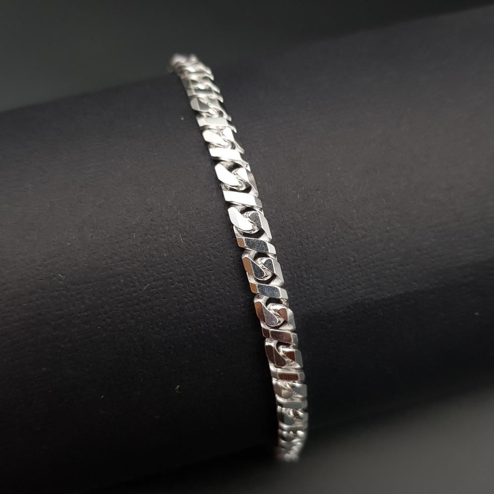 ea3daa5f-1489-460f-b716-cde4f1a2d12b-1000x1000-SUQkD6akke7DRLJhEWxfNeJnQQjosF6xXtLCMvR4